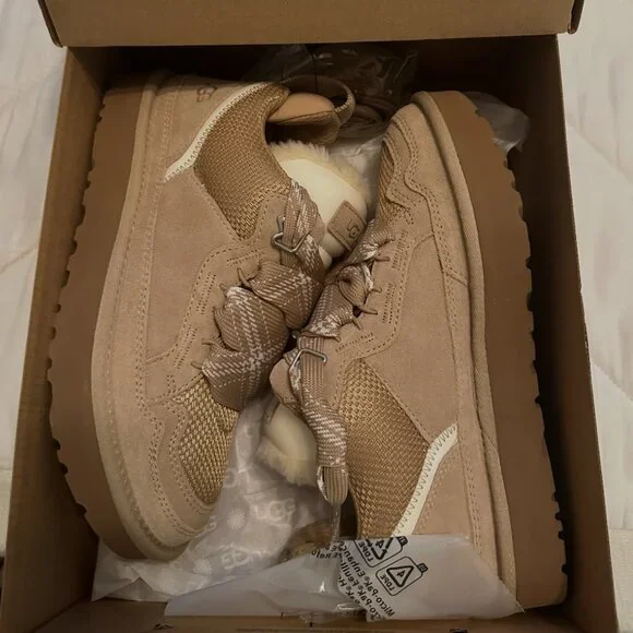 UGG Women's Lowmel Sneaker - Sand - Size 8 - Picture 2 of 9
